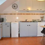 1 Bedroom Lovely In Appartement *