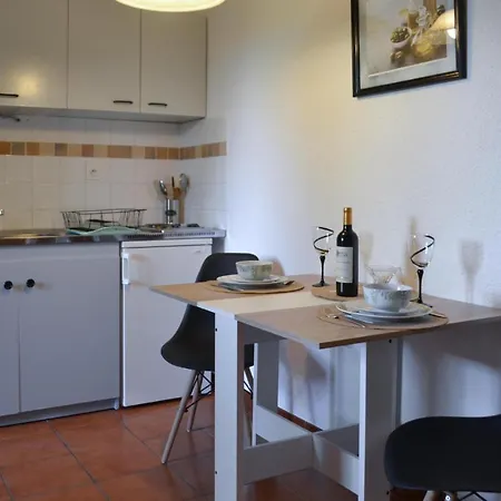 1 Bedroom Cozy In ויטראק